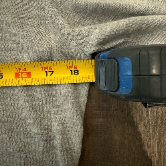 H&M Gray Sweater with Sparkly Sequin Collar Women’s M Holiday Party Top - Picture 12 of 13